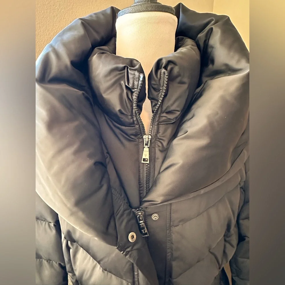 Tahari Women's Elegant Black Puffer Coat - Picture 3 of 8